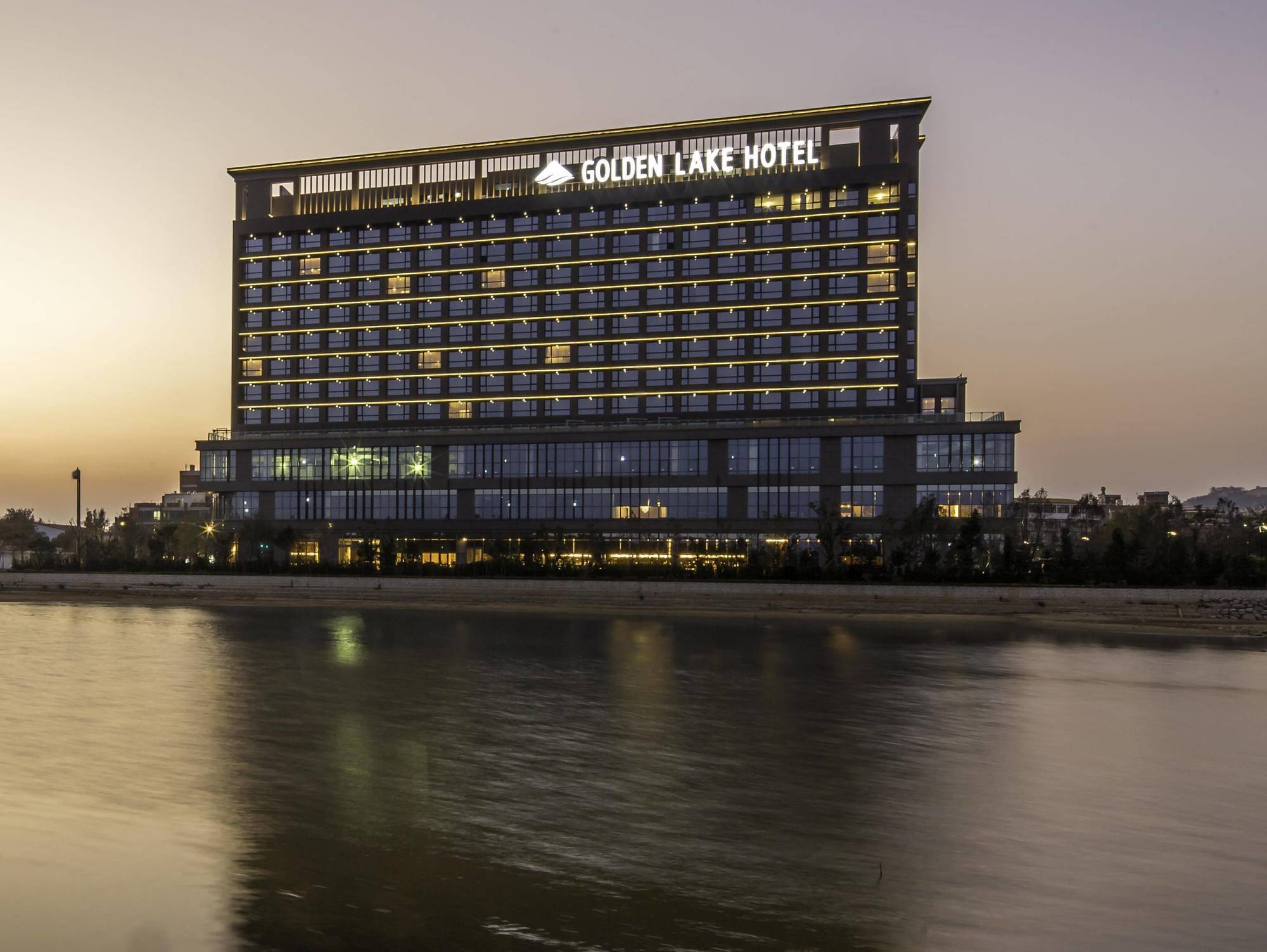 Golden Lake Hotel Цзиньху Экстерьер фото