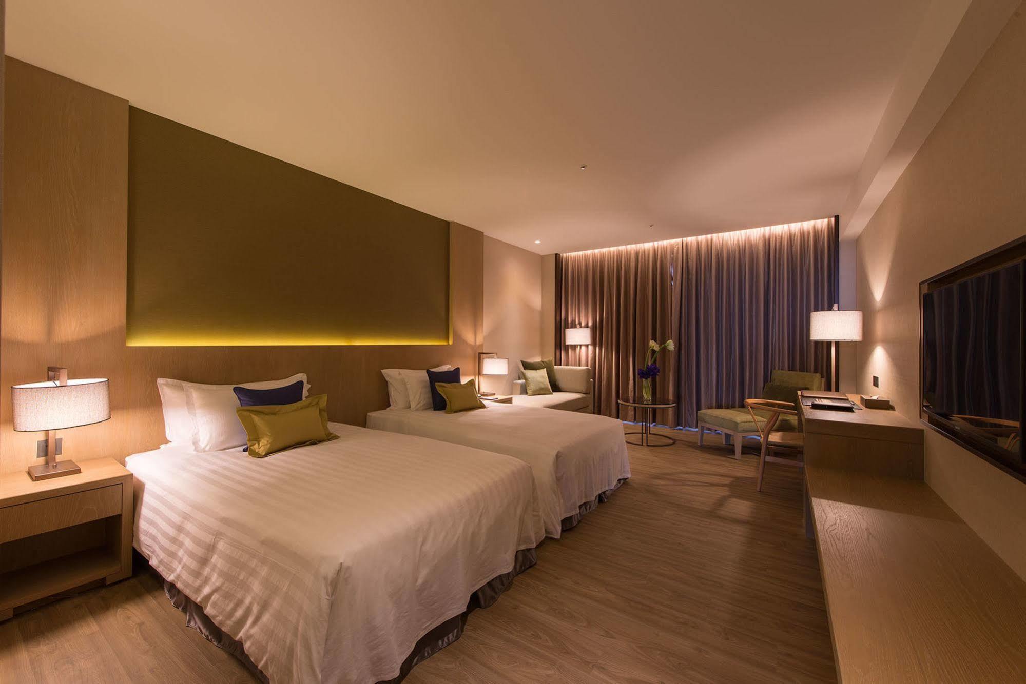 Golden Lake Hotel Цзиньху Экстерьер фото