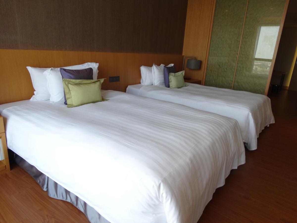 Golden Lake Hotel Цзиньху Экстерьер фото